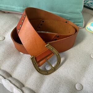Newport News Womens Brown Leather Wide Belt Horseshoe buckle